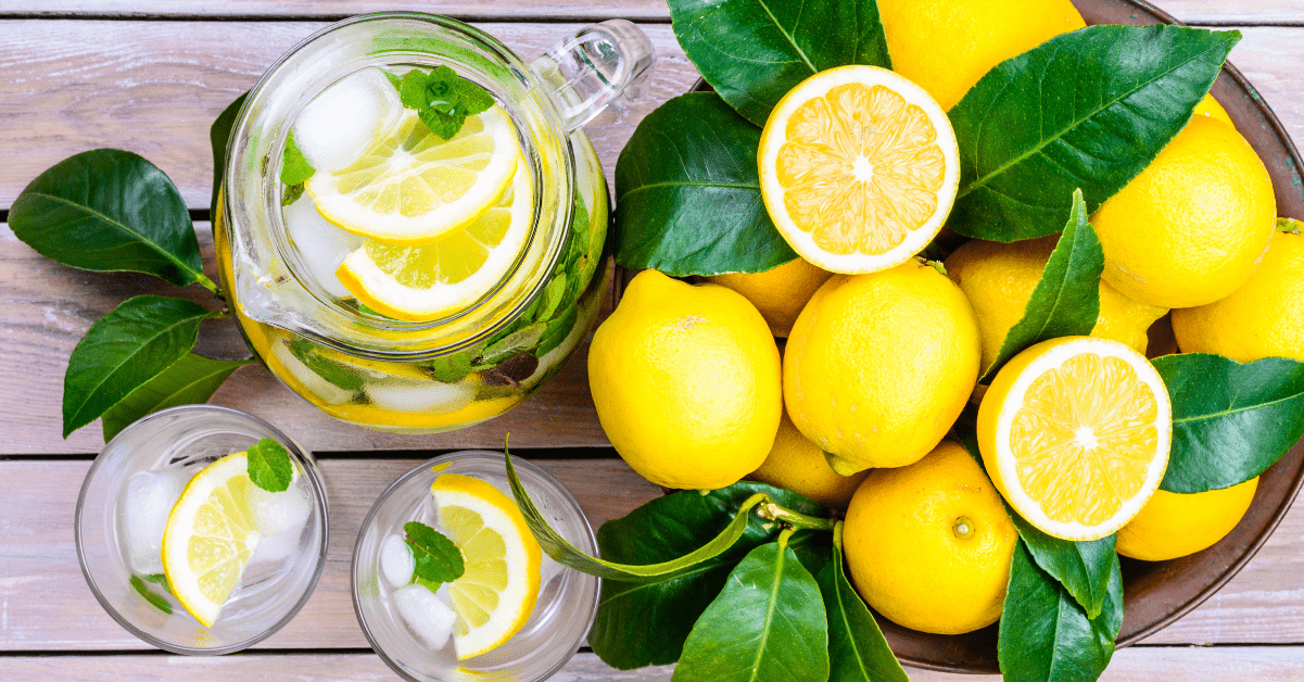 Benefits of hot lemon water helps reduce joint and muscle pain
